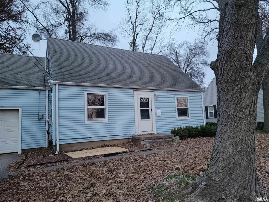 904 W Linden St Street, Carbondale, IL 62901 - #3