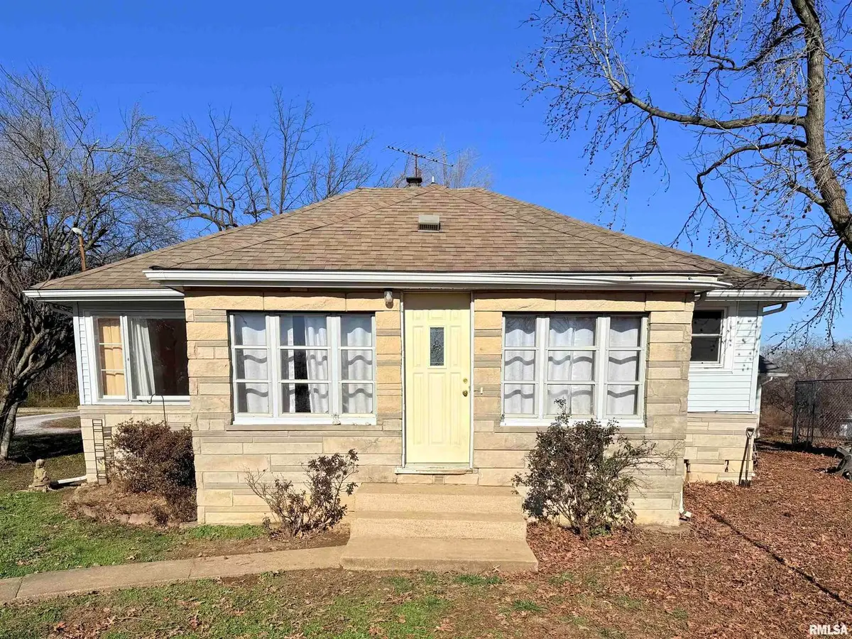 1708 Yew Street, Harrisburg, IL 62946 - Image #1