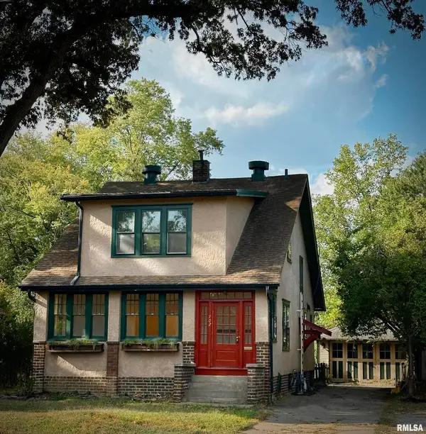 702 W Cherry Street, Carbondale, IL 62901