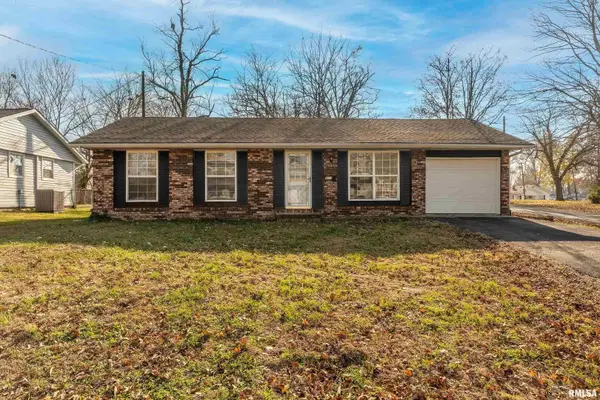 407 W Illinois Avenue, Carterville, IL 62918