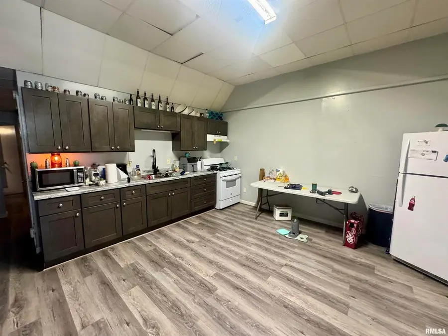 606 N Main Street, Woodlawn, IL 62898 - #3