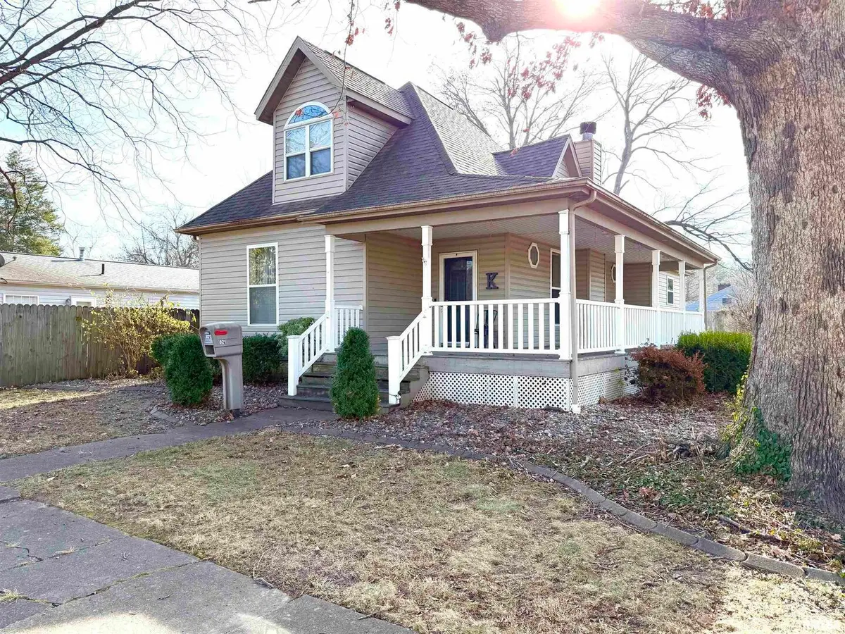 821 E 6th Street, Centralia, IL 62801 - #1