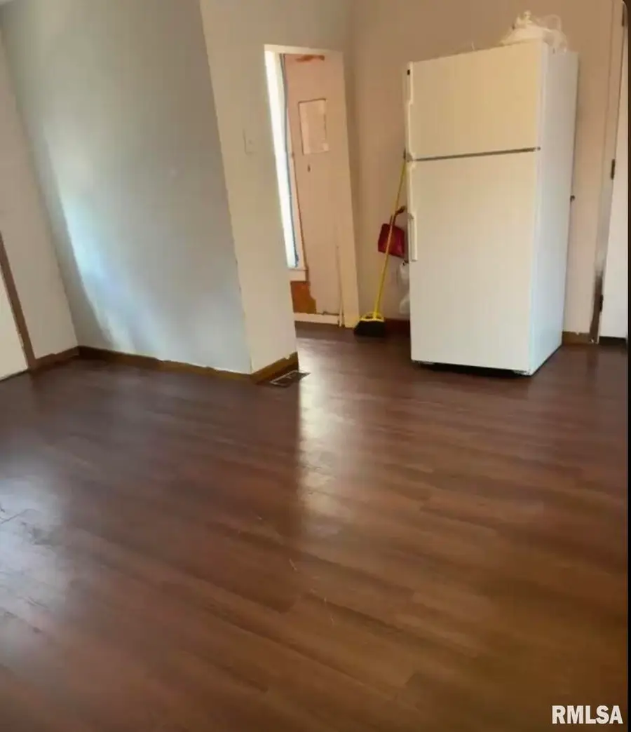 704 9th Avenue S, Clinton, IA 52732 - Image #2