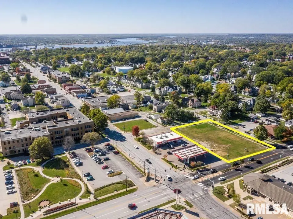 321 W Locust Street, Davenport, IA 52803 - #1