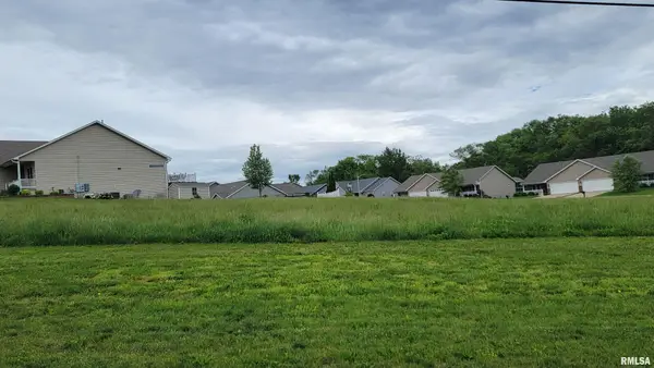 600 E 19th Avenue, Coal Valley, IL 61240