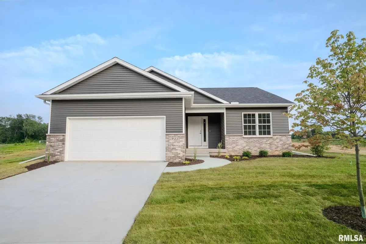 941 9th Avenue N, Clinton, IA 52732 - Image #1