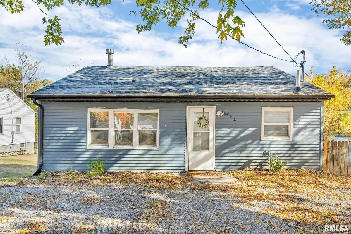 906 28 1/2 Street, Bettendorf, IA 52722 - Image #1