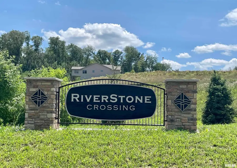 903 Riverstone Road, Clinton, IA 52732 - Image #2