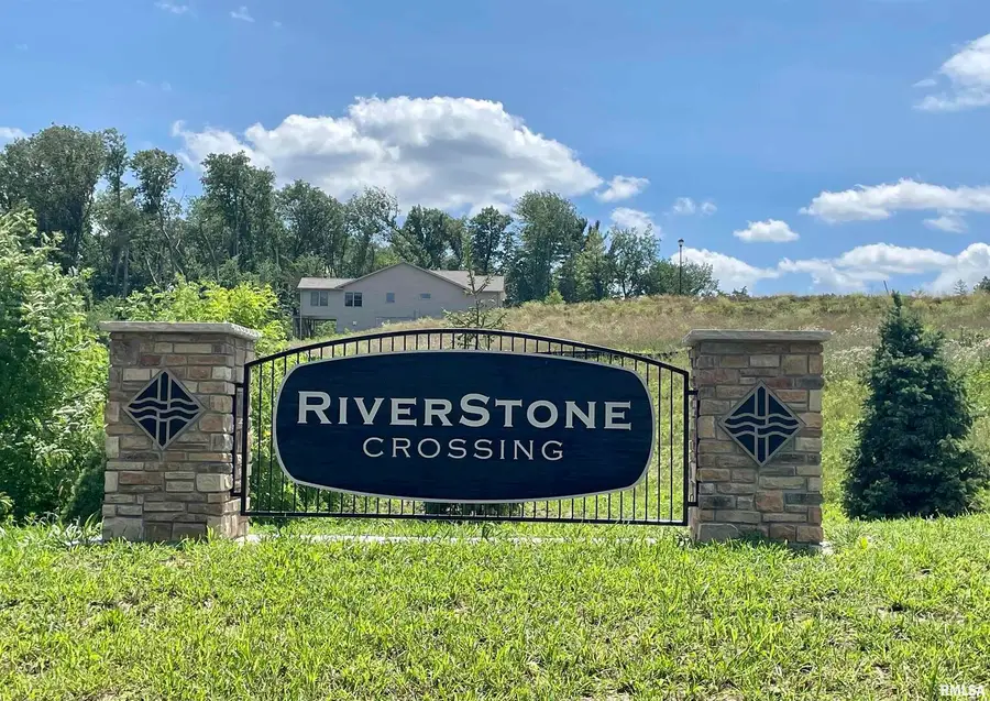 917 9th Avenue N, Clinton, IA 52732 - Image #2