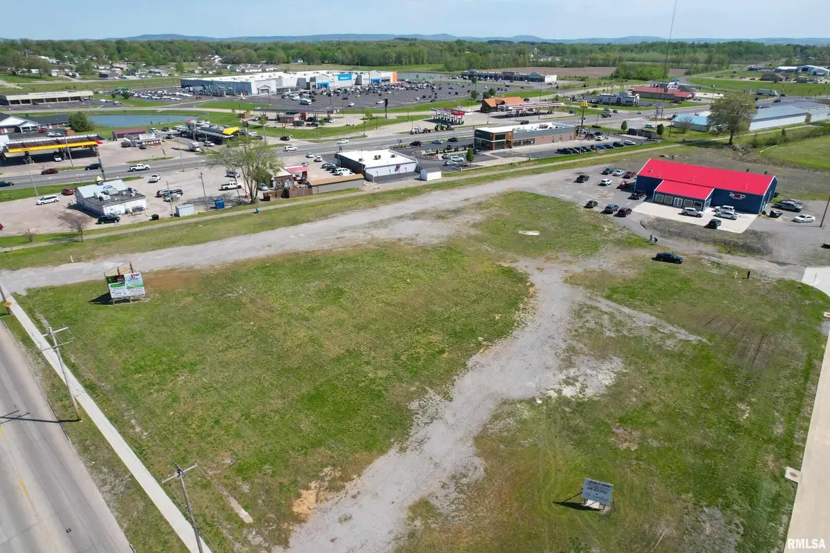 333 E Sloan Street, Harrisburg, IL 62946 - Image #1