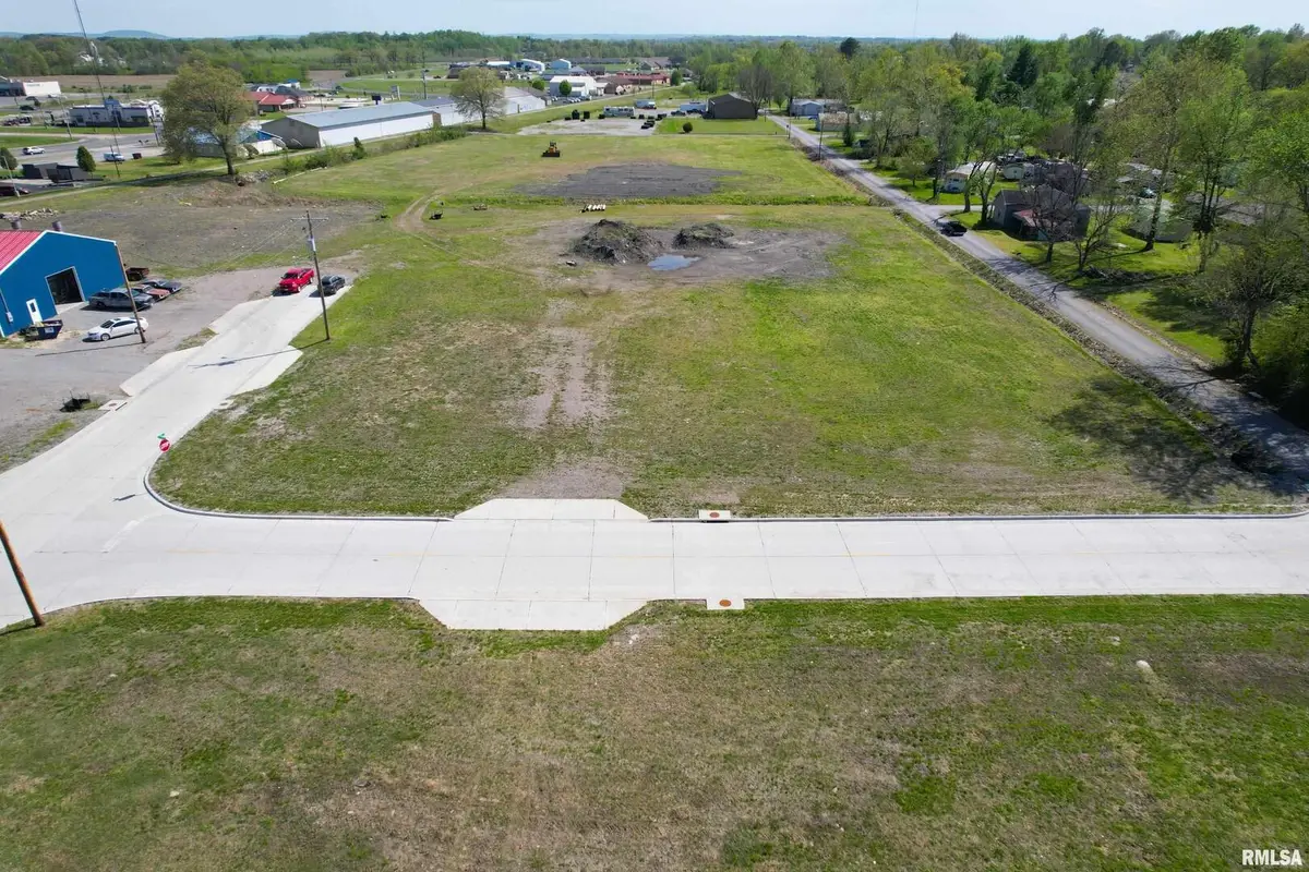 201 W Ogara Street, Harrisburg, IL 62946 - Image #1