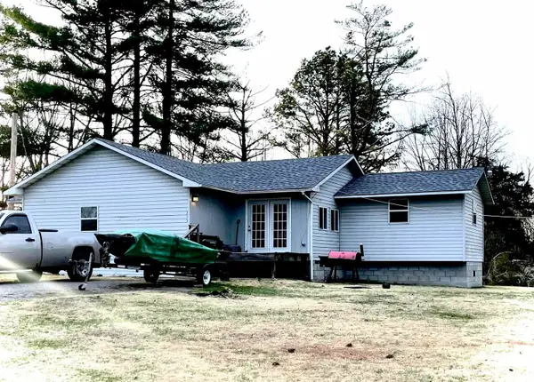 225 Arrowhead Drive, Goreville, IL 62939