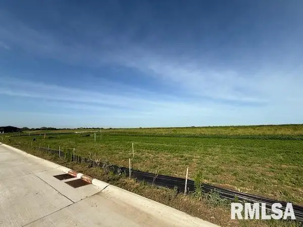 6940 Meghan Avenue, Bettendorf, IA 52722