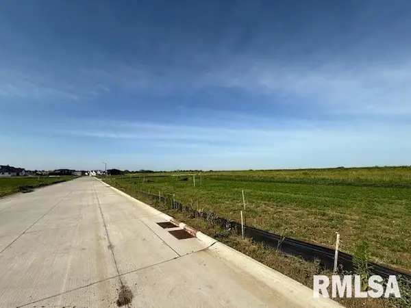 6890 Meghan Avenue, Bettendorf, IA 52722