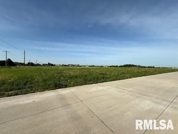 6709 Meghan Avenue, Bettendorf, IA 52722