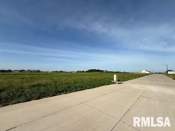 6777 Meghan Avenue, Bettendorf, IA 52722