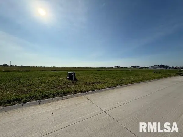 6989 Meghan Avenue, Bettendorf, IA 52722