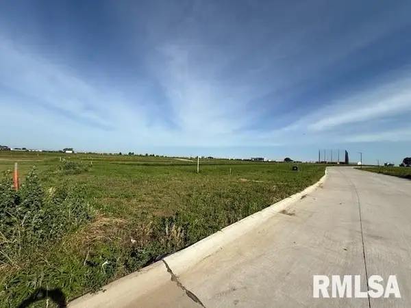 6284 Ryan Road, Bettendorf, IA 52722