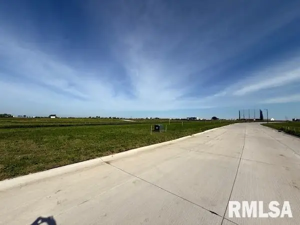 6302 Meyer Road, Bettendorf, IA 52722