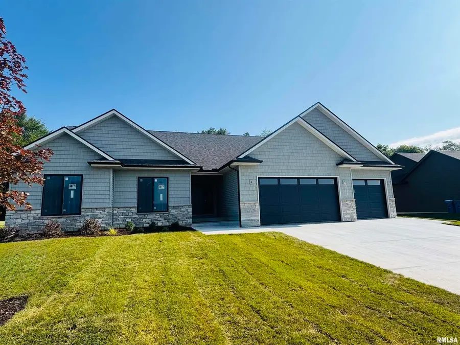 313 Linda Lane, Riverdale, IA 52722 - Image #2