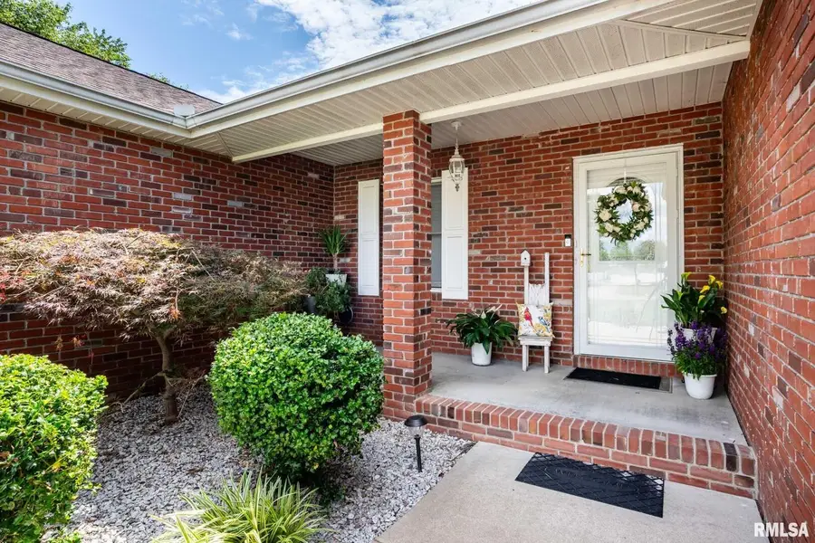 805 New Day Way, Marion, IL 62959 - Image #2