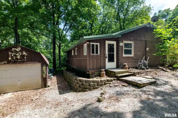 615 E Blue Avenue, Creal Springs, IL 62922