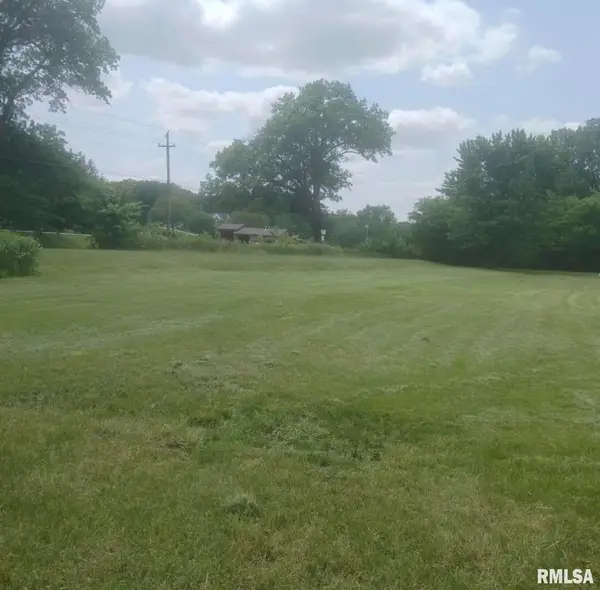 206 9th Avenue N, Albany, IL 61230