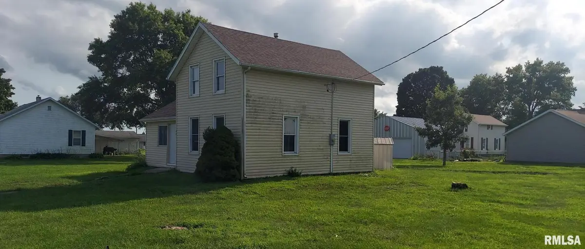 401 S 3rd Avenue, New Windsor, IL 61465 - Image #1