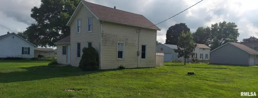 401 S 3rd Avenue, New Windsor, IL 61465 - Image #2