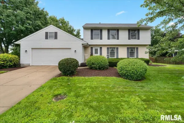 3610 73rd Street, Moline, IL 61265-8021