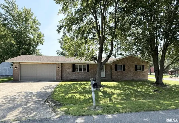 1105 Oakwood Lane, Marion, IL 62959