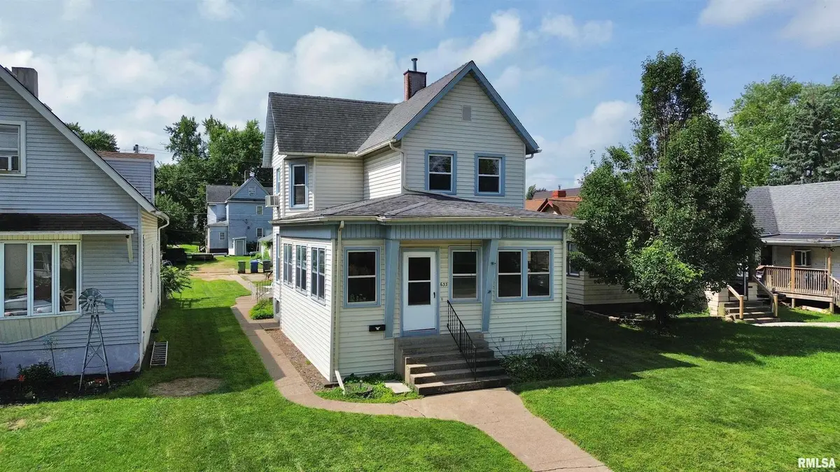633 4th Avenue S, Clinton, IA 52732 - Image #1