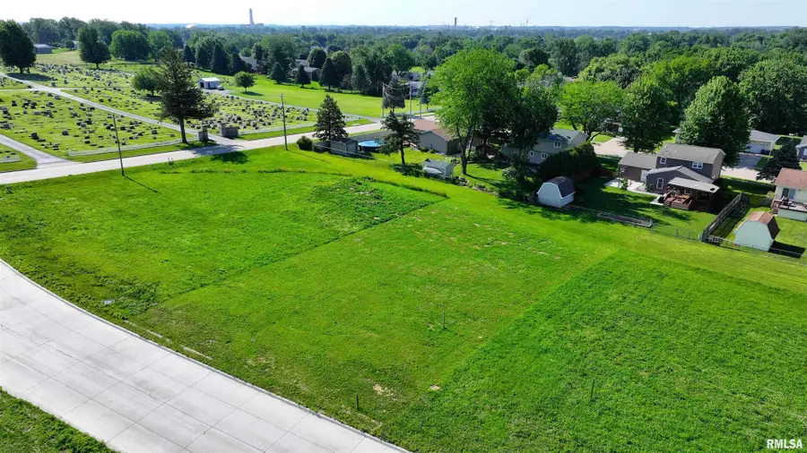 1813 Zara Trace Street, Clinton, IA 52732 - Image #3