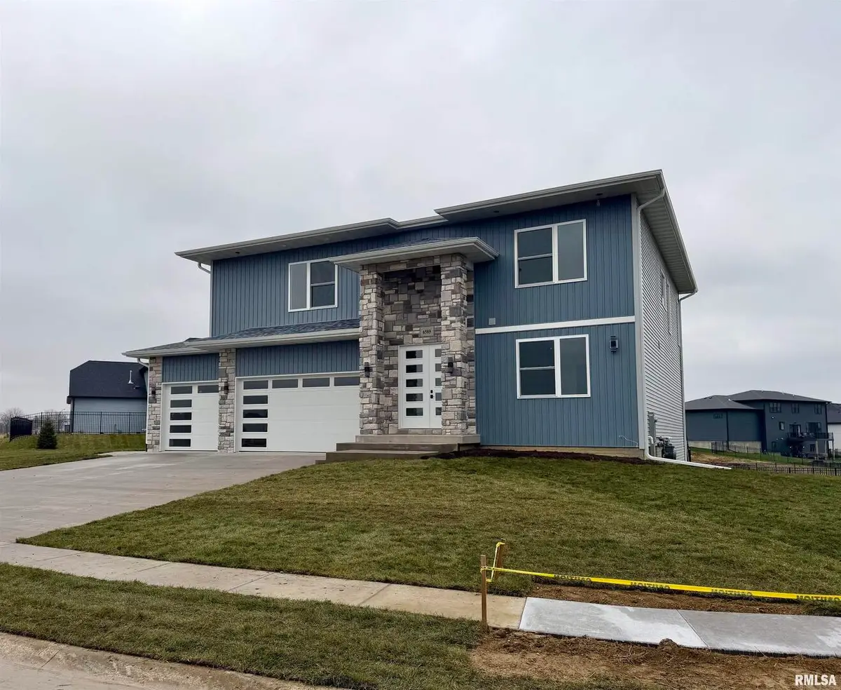 6589 Blackbird Lane, Bettendorf, IA 52722 - Image #1