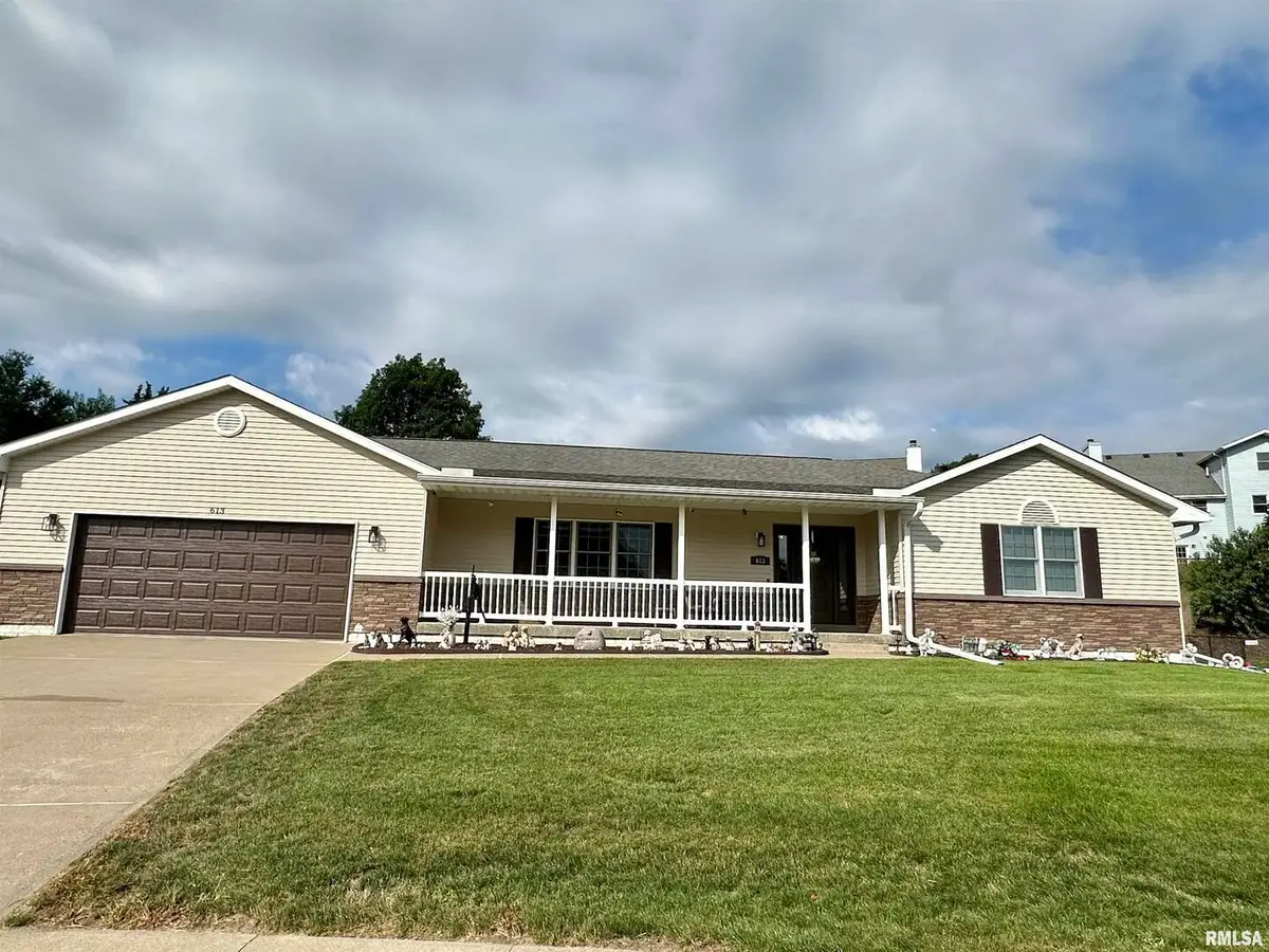 613 33rd Avenue N, Clinton, IA 52732 - Image #1