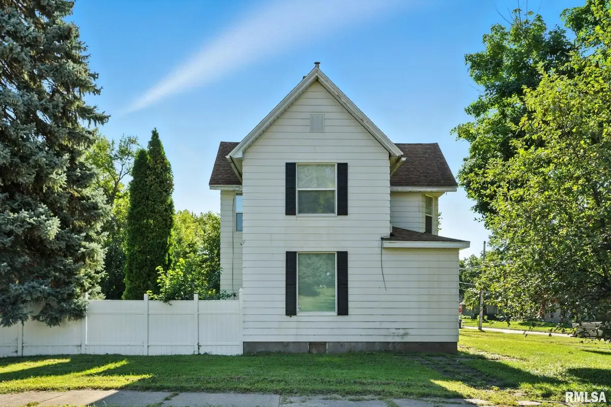 320 16th Avenue N, Clinton, IA 52732 - Image #1