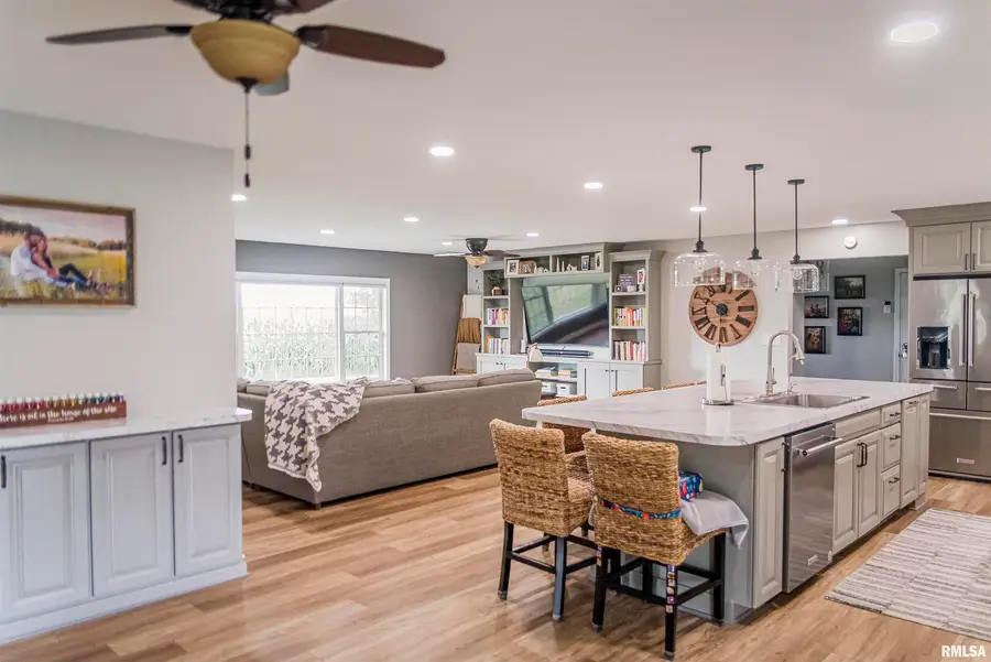 1737 N 2250th Pl Place, Mendon, IL 62351 - Image #2