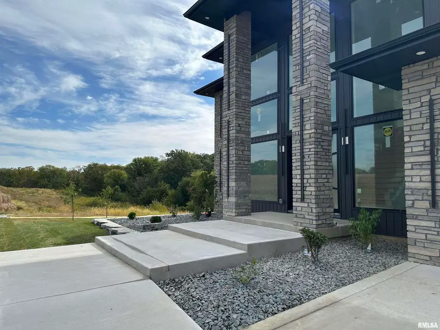 24029 185th Street, Pleasant Valley, IA 52722 - Image #2