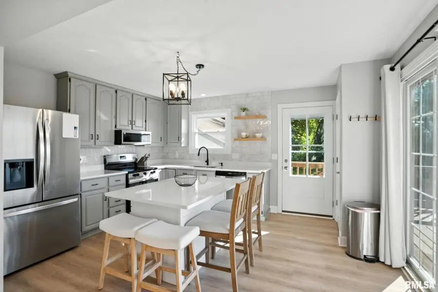 18968 Great River Road, Le Claire, IA 52753 - Image #3