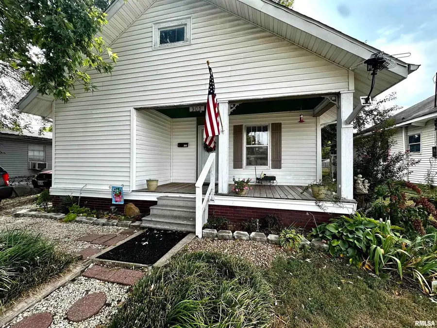 305 W Lincoln Street, Harrisburg, IL 62946 - Image #2