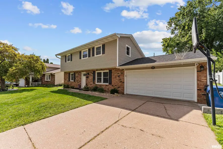 1453 W 41 Street, Davenport, IA 52806 - Image #2