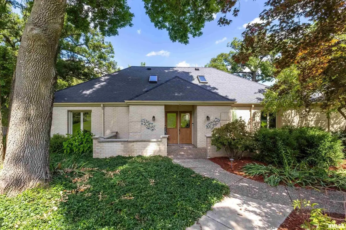 600 Sycamore Drive, Le Claire, IA 52753 - Image #1