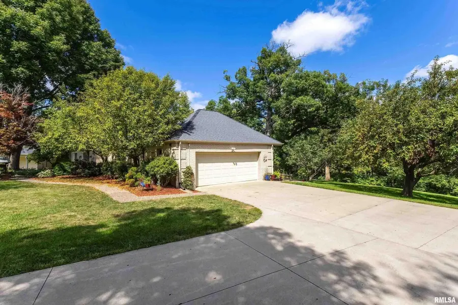 600 Sycamore Drive, Le Claire, IA 52753 - Image #3