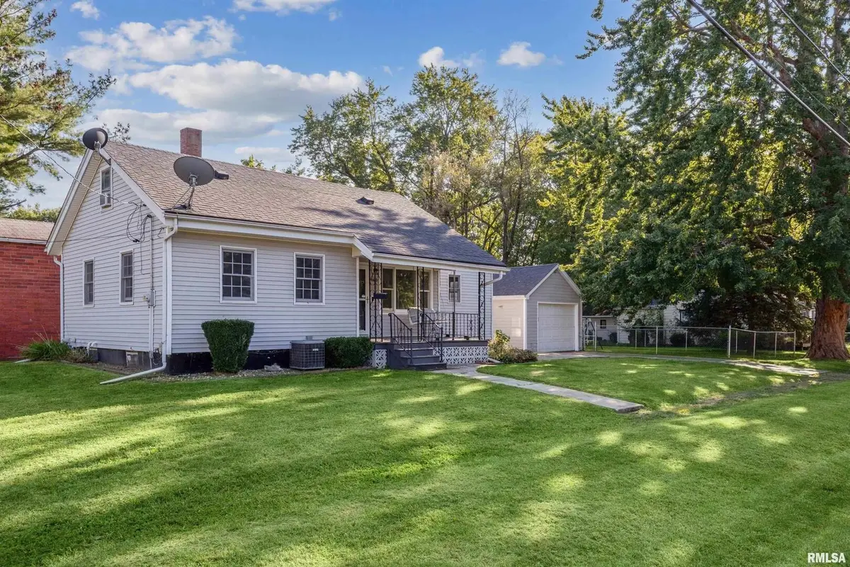 460 W Knox Street, Galesburg, IL 61401 - Image #1