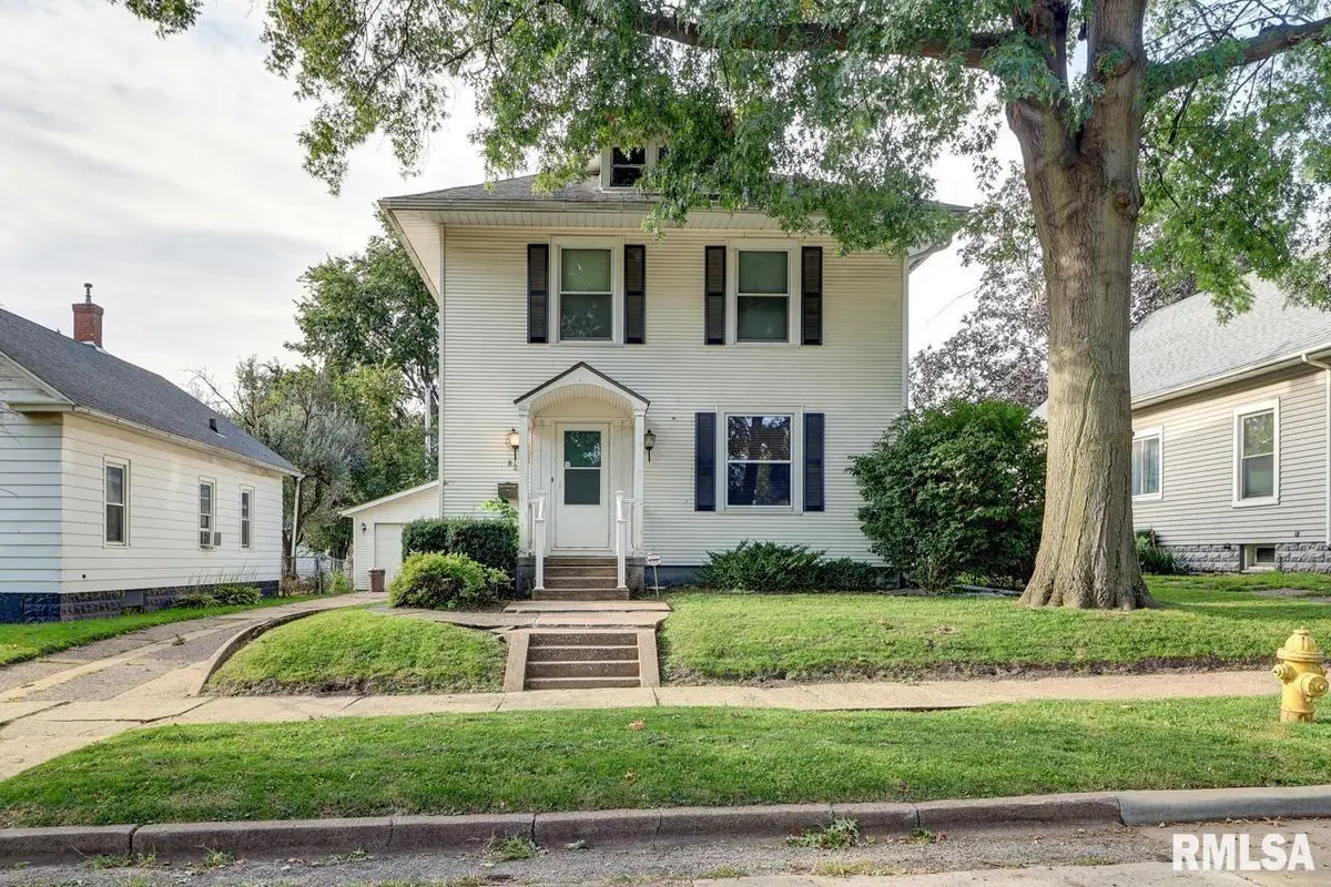 823 14th Avenue S, Clinton, IA 52732 - Image #1