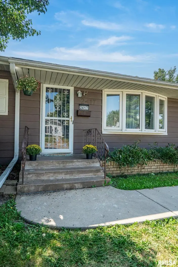 2417 W 18th St Street, Davenport, IA 52804 - #2