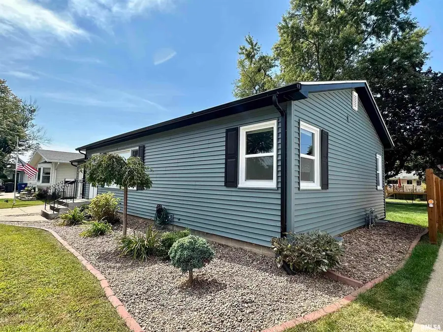 1122 Galbraith Drive, Clinton, IA 52732 - Image #3