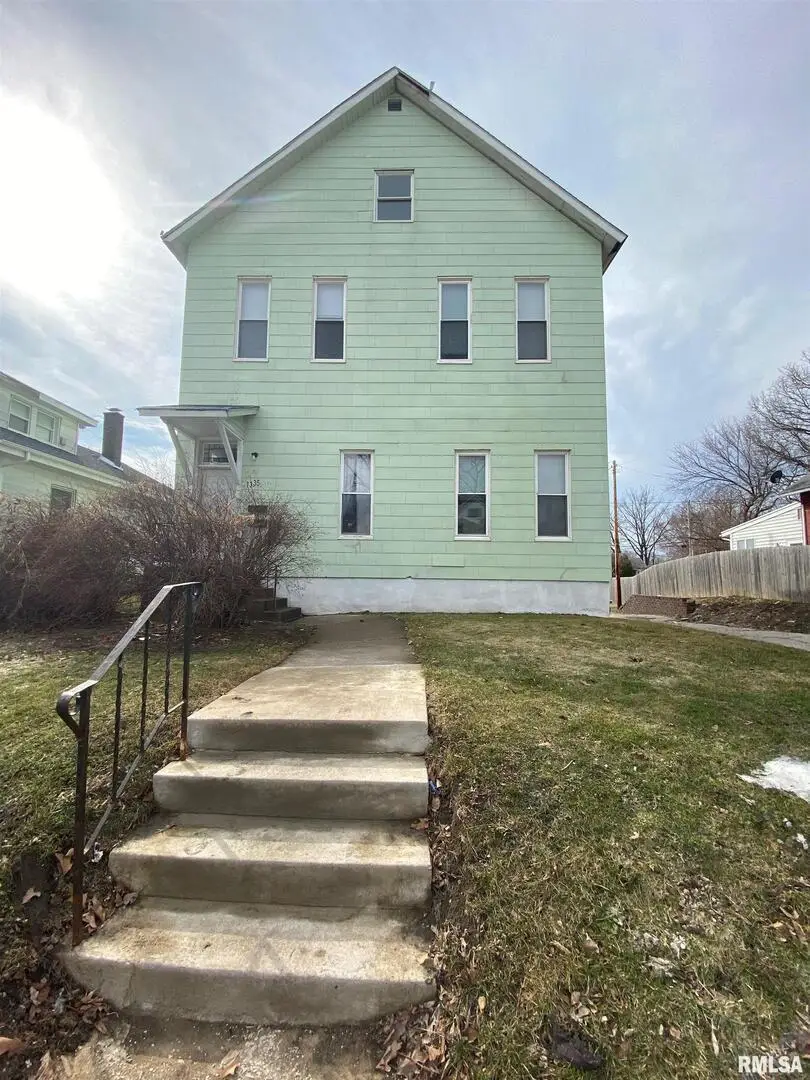 1335 W 13th Street, Davenport, IA 52804 - #1