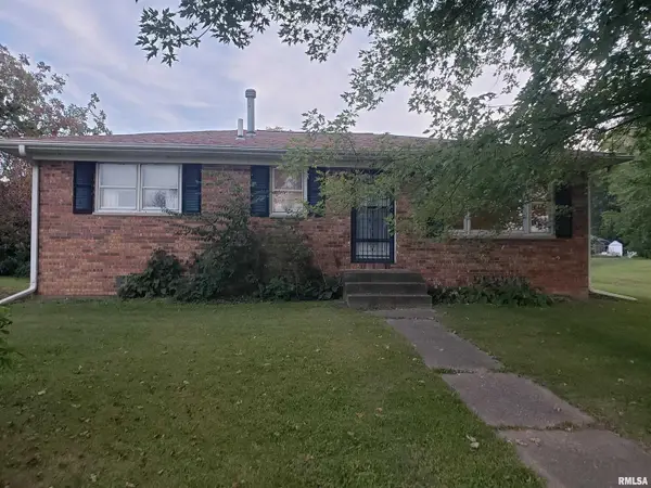 226 4th Avenue W, Andalusia, IL 61232