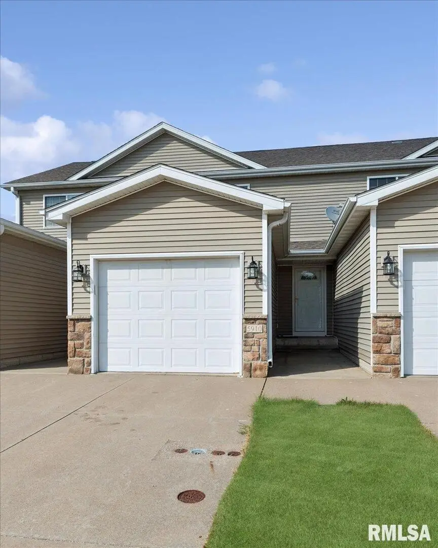 5910 Austin Avenue, Davenport, IA 52804 - #3